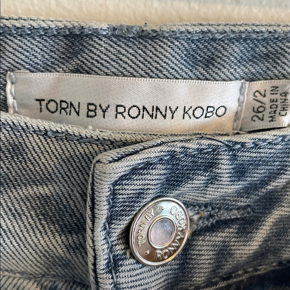 Torn By Ronny Kobo Mariah Jeans Size 26 Taylor Swift Rhinestone Light Wash NWT - Picture 10 of 13